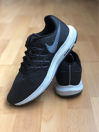 39 numara Nike Run Swift koşu ayakkabısı