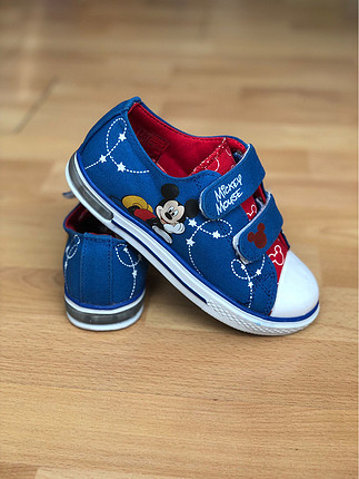 29 numara Mickey Mouse Goblin sneaker