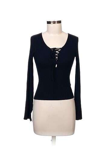 H&M Bluz %70 İndirimli.