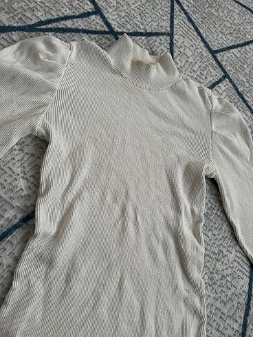 Krem renk Body