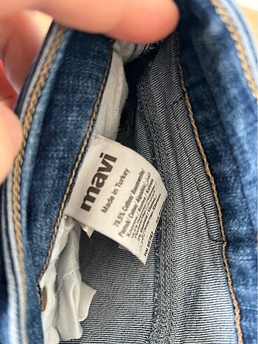 28 Beden mavi Renk Dar paça jean