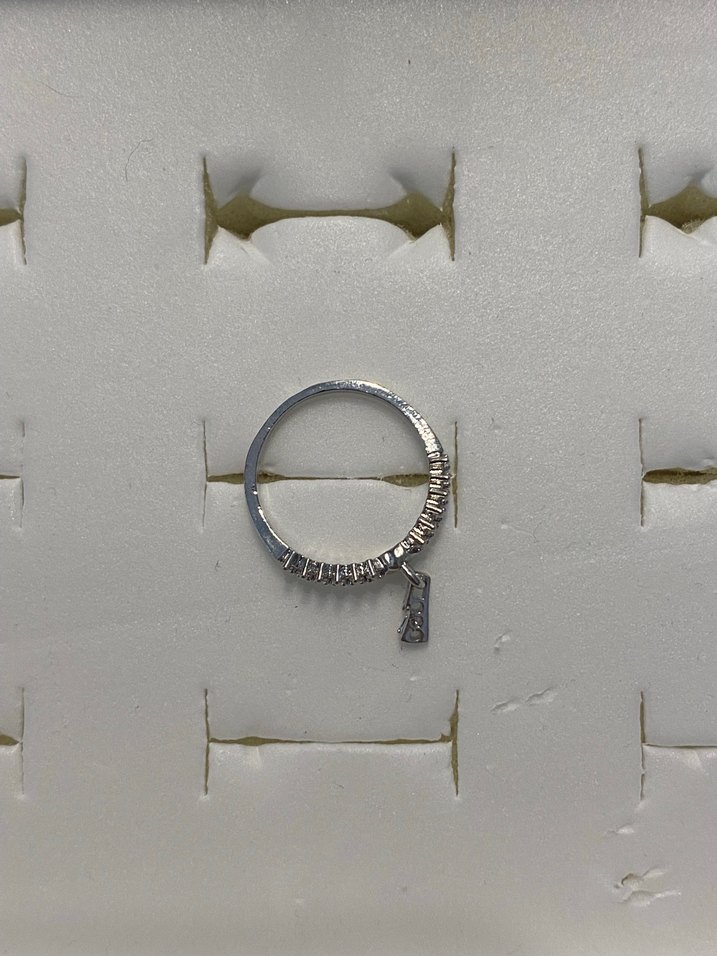 Minimalist Fermuarlı Beyaz Yüzük - Görsel 2