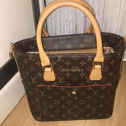 Louis vuitton kol çantası
