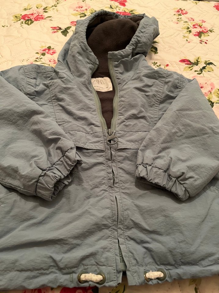 Erkek Çocuk Gri Kapüşonlu Düğmeli Mont - Görsel 2