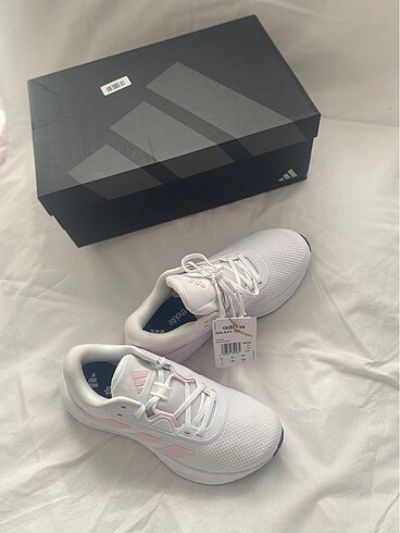 38 Beden beyaz Renk Adidas GALAXY 7 W Spor Ayakkabı Kadın