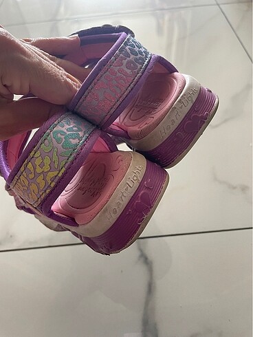 27 Beden Skechers kız çocuk ışıklı sandalet