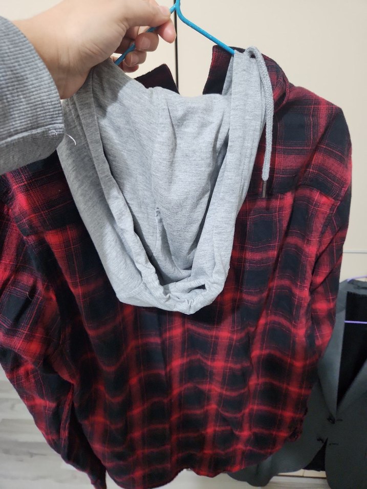 Düğmeli Kırmızı Batik Desenli Erkek Gömlek - Görsel 2