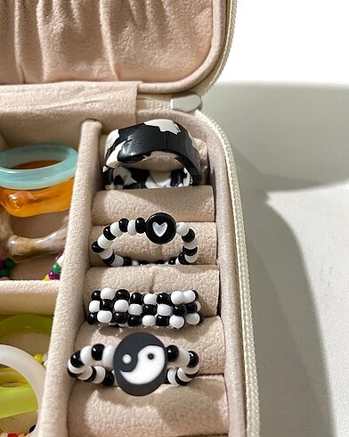 Accessorize Ying yang dama set