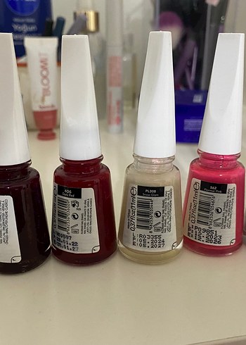 Flormar Yeni Formül Kırmızı Oje - Görsel 2