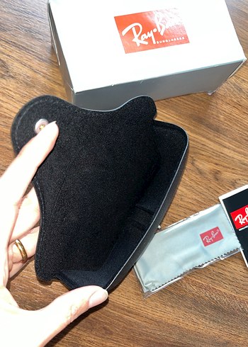 Ray-Ban Siyah Gözlük Kabı - Görsel 4