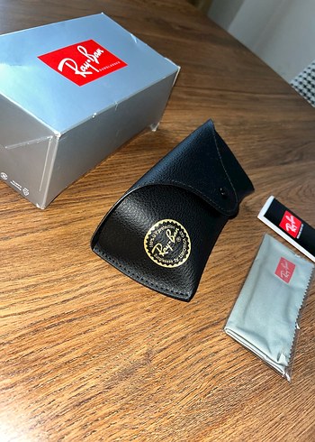 Ray-Ban Siyah Gözlük Kabı - Görsel 3