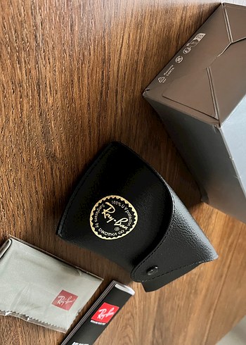 Ray-Ban Siyah Gözlük Kabı - Görsel 2