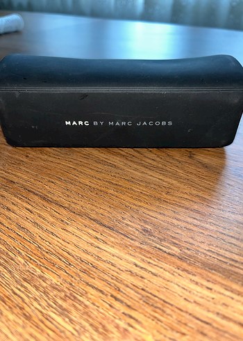 Marc Jacobs Siyah gözlük kabı - Görsel 4