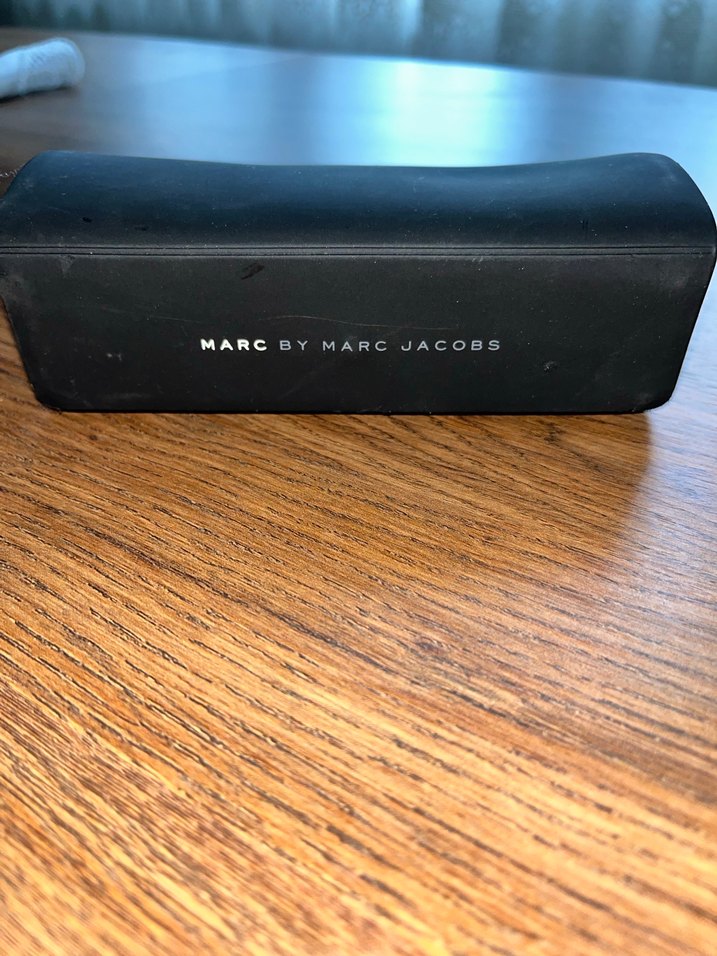Marc Jacobs Siyah gözlük kabı - Görsel 4