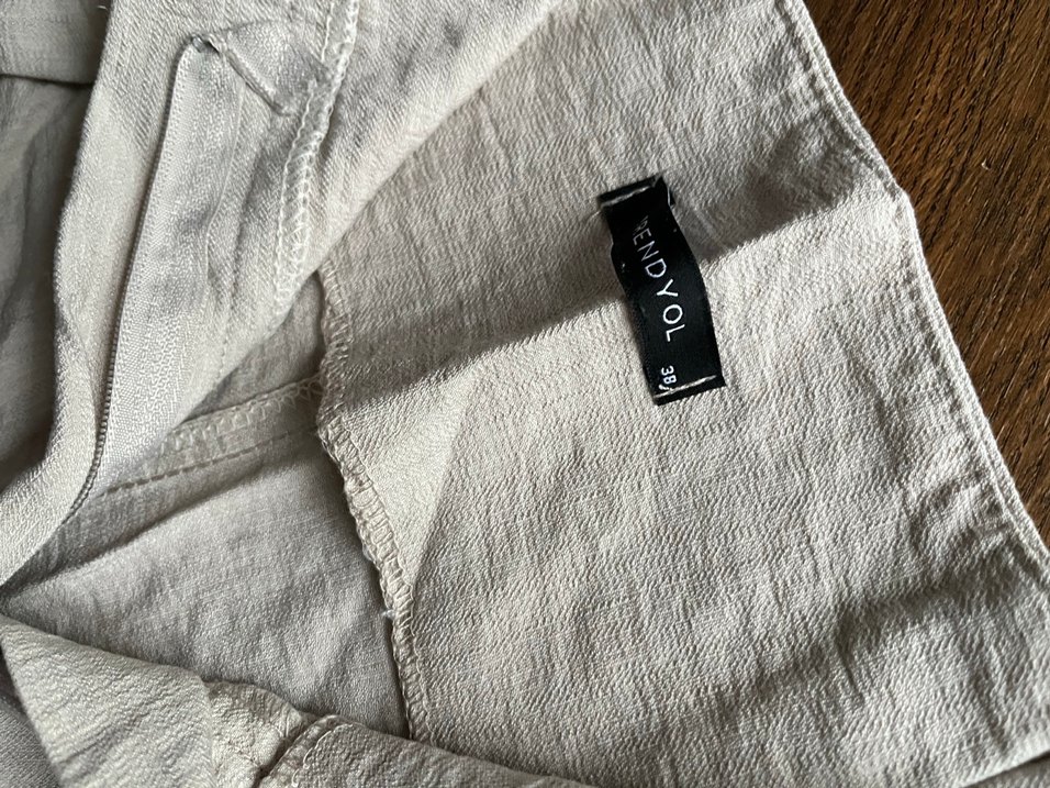 Bej Rahat Kesim Kadın Keten şort - Görsel 2