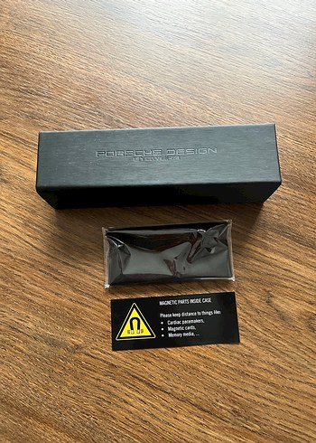 Siyah Porsche Design gözlük kabı - Görsel 2