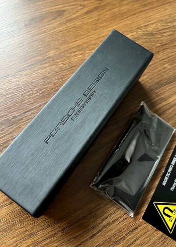 Siyah Porsche Design gözlük kabı - Görsel 3