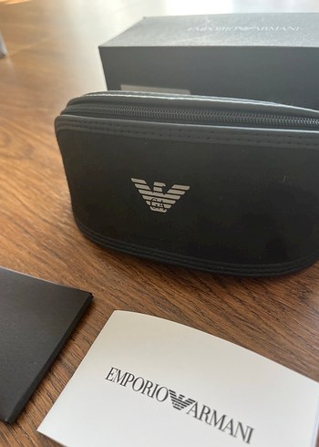 Emporio Armani Siyah Fermuarlı Gözlük Kutusu - Görsel 6