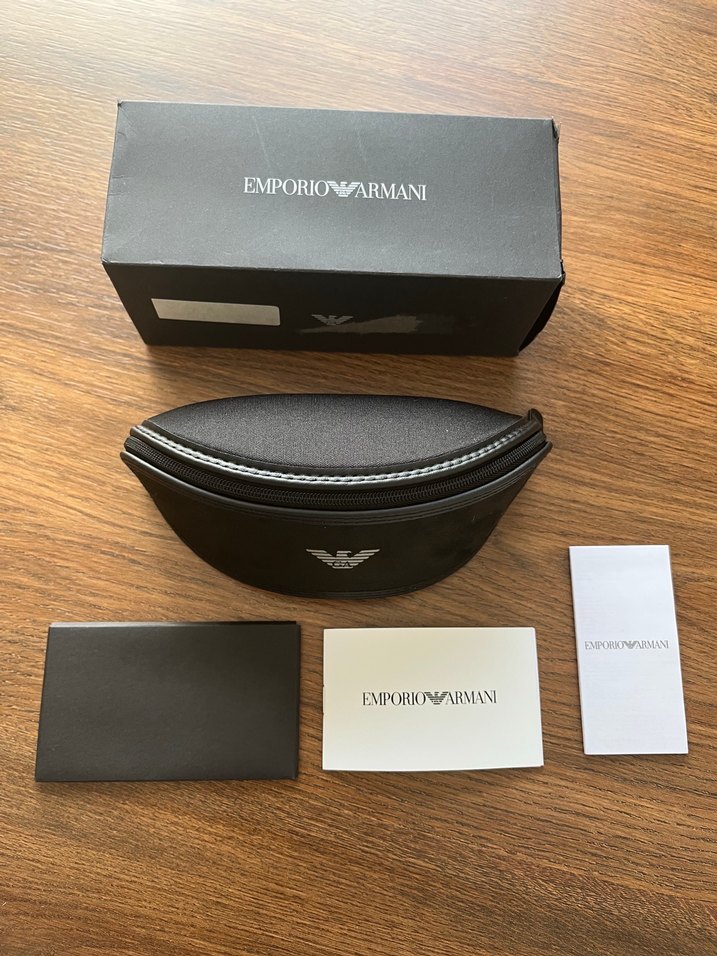 Emporio Armani Siyah Fermuarlı Gözlük Kutusu - Görsel 2