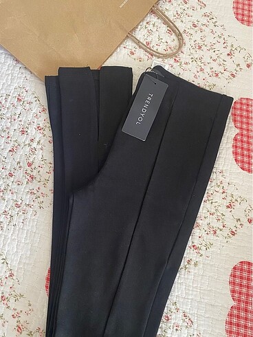 Trendyol & Milla Paça Detaylı Tayt Pantolon