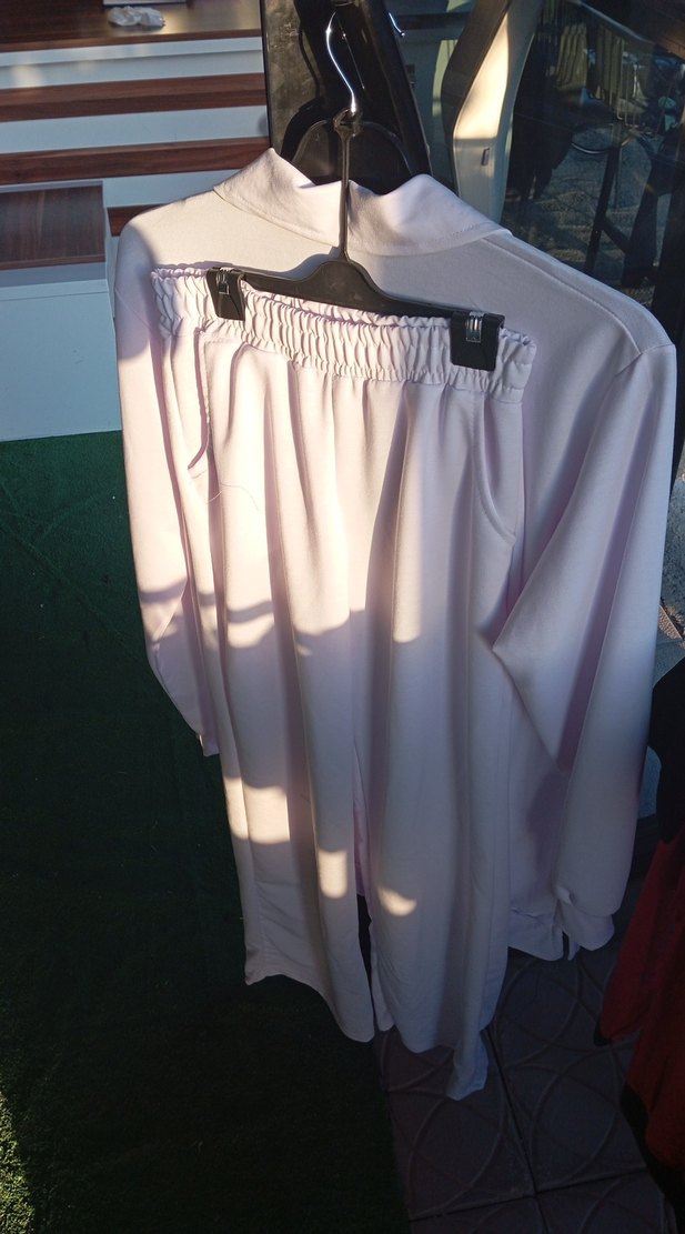 Beyaz Mini Fermuarlı Kadın Eşofman Takımı - Görsel 2