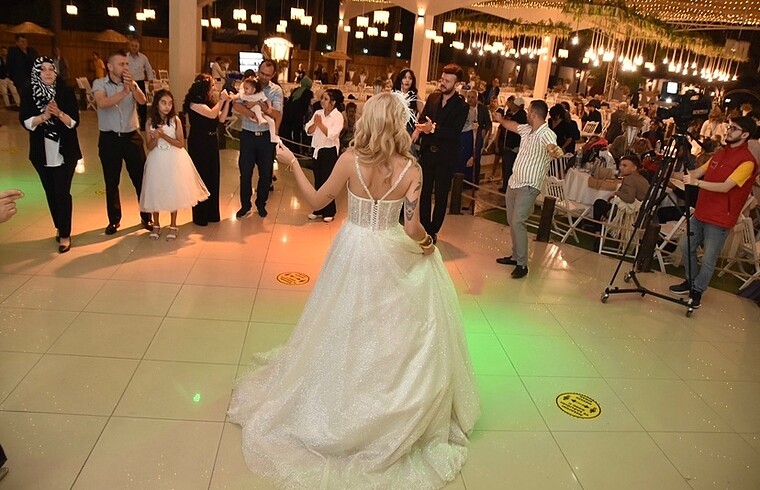 Özel tasarım gelinlik - Görsel 4