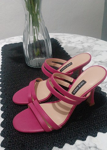 39 Beden Nine West Kadın Pembe Tokalı Topuklu Terlik
