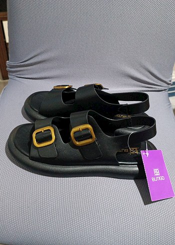 BUTİGO Siyah Kadın Sandalet, Tokalı, Günlük