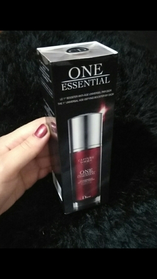 dior one esential serum