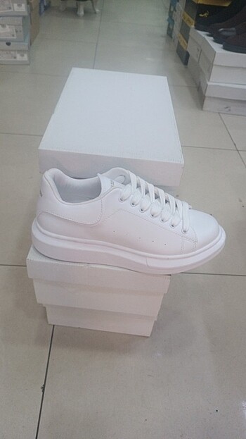 Alexander McQUEEN 