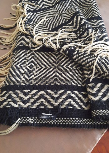 Zara Geometrik Desenli Siyah Beyaz Sal