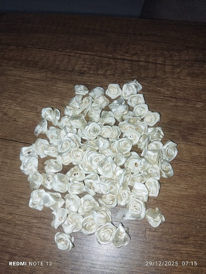 Bej Renkli Mini gül - Görsel 3