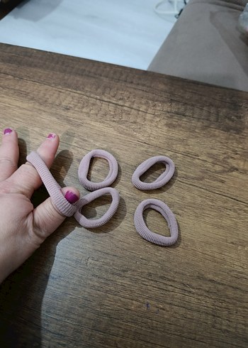 Bej Esnek Çocuk Saç Tokası - Görsel 2