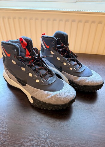 Nike Terrascout Outdoor Bot