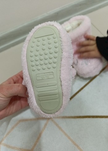 Kız Çocuk Pembe Nakışlı Sıcak Ev Terliği - Görsel 2