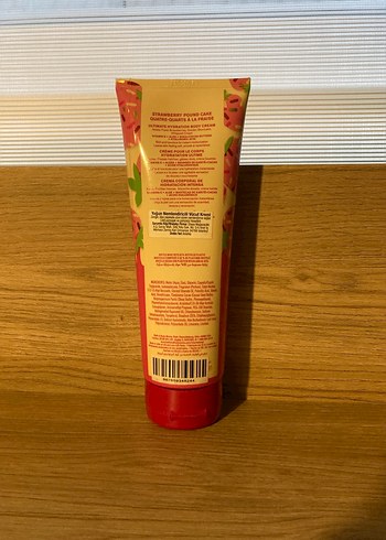 bath body works Strawberry Poundcake - Görsel 2