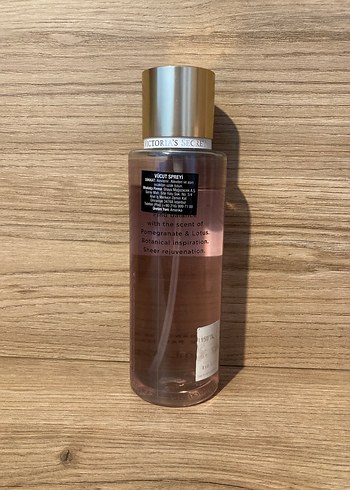 Victoria's Secret pomegranate lotus - Görsel 2