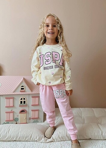 Pembe Takim 