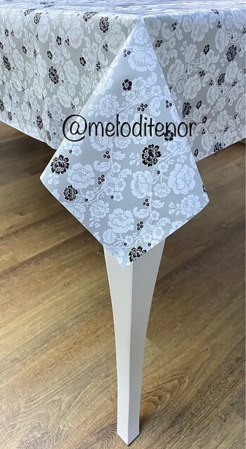 100*140 Astarlı Kaymaz PVC Masa Örtüsü