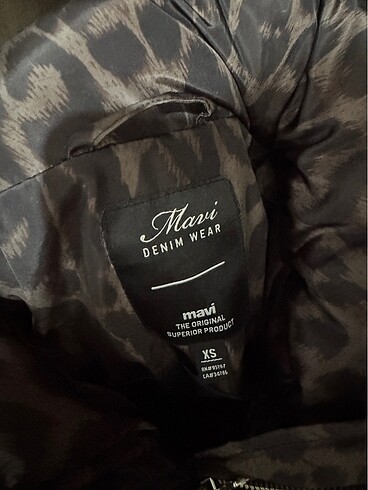 Mavi Mavi Leopar Desenli Şişme Mont