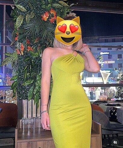 Omuz detaylı abiye