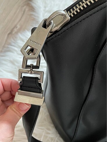 GIVENCHY Gıvency çanta