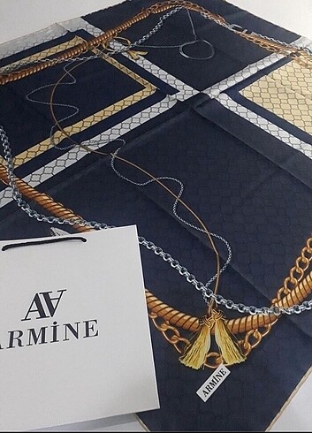 Armine Tivil Eşarp