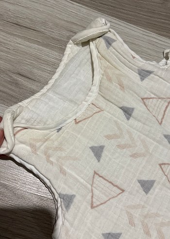 Bej ve Gri Desenli Bebek Uyku Tulumu - Görsel 3