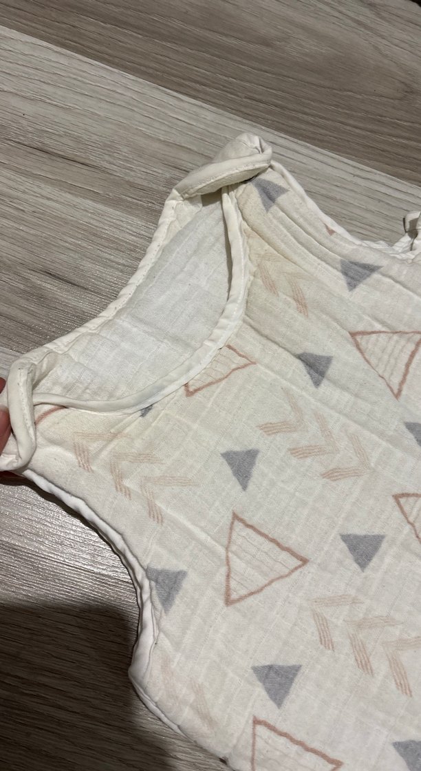 Bej ve Gri Desenli Bebek Uyku Tulumu - Görsel 3