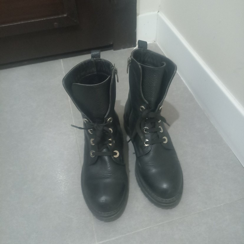 Siyah Bağcıklı Kadın Deri Bot - Görsel 2