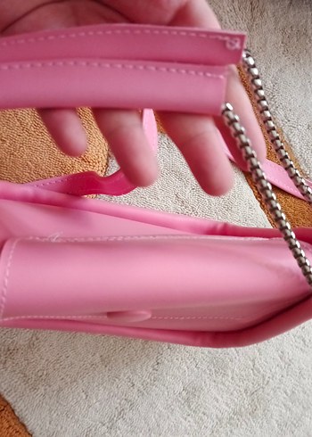 Diğer Zincir Detaylı Pembe Kadın Çanta