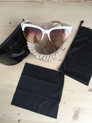diğer Beden ten rengi Renk Givenchy güneş gözlüğü