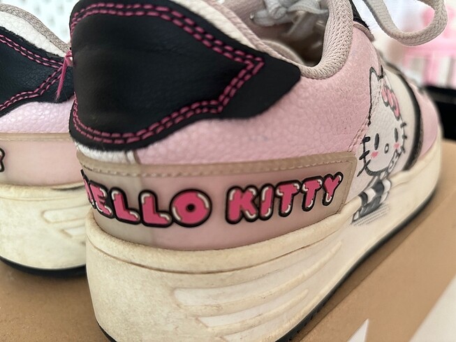 37 Beden Bershka hello kitty ayakkabı