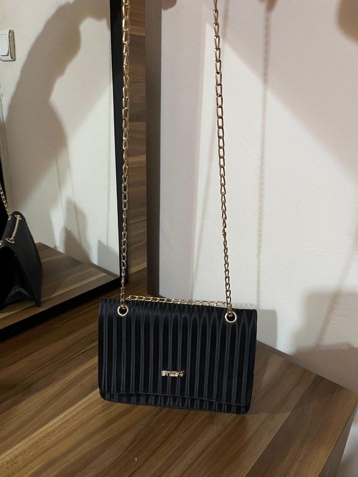 Zincir Detaylı Siyah Desenli Kadın Çanta - Görsel 3